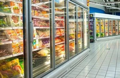 连江两家企业违规经营冷冻食品被重罚，食品开发与批发领域警钟长鸣